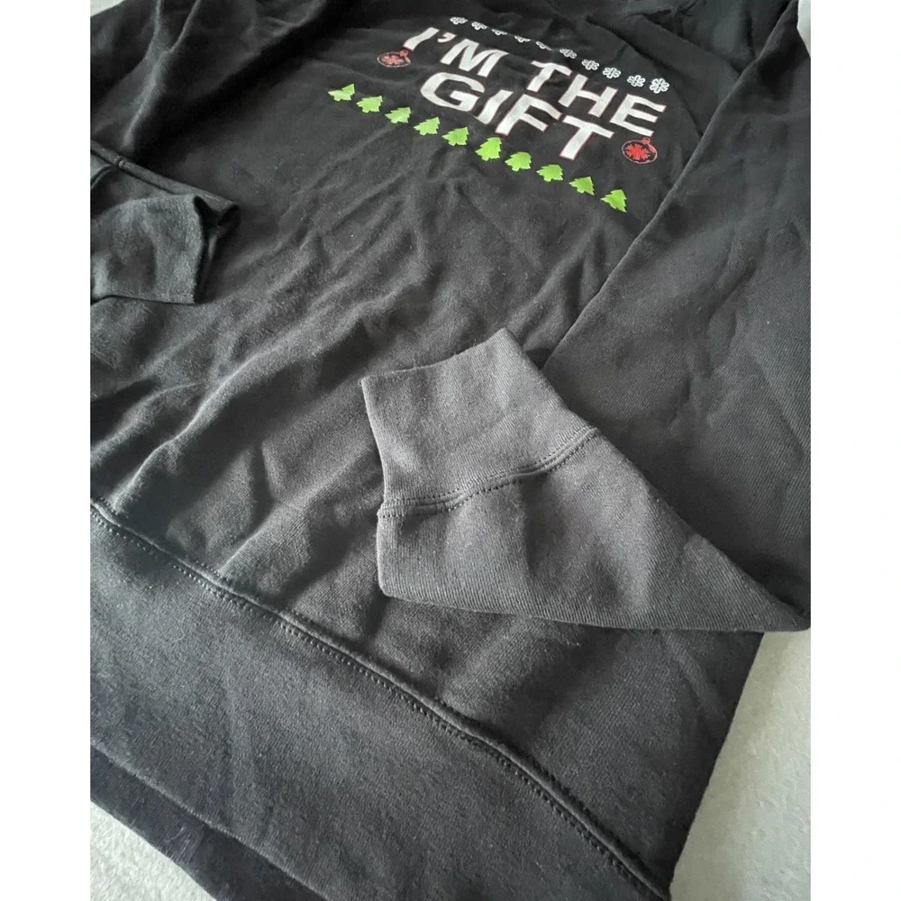 I'm The Gift Christmas‎ Sweatshirt Christmas Sweatshirt XL